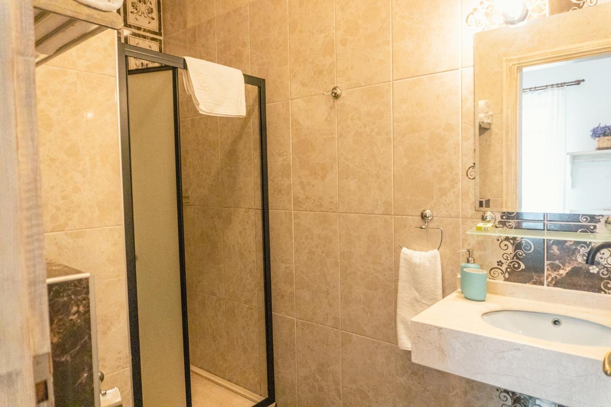 Cunda Mor Limon Otel Ayvalı Eksteriør billede